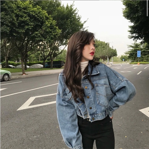 Cropped Denim Jacket 💙 - Picture 2 of 7